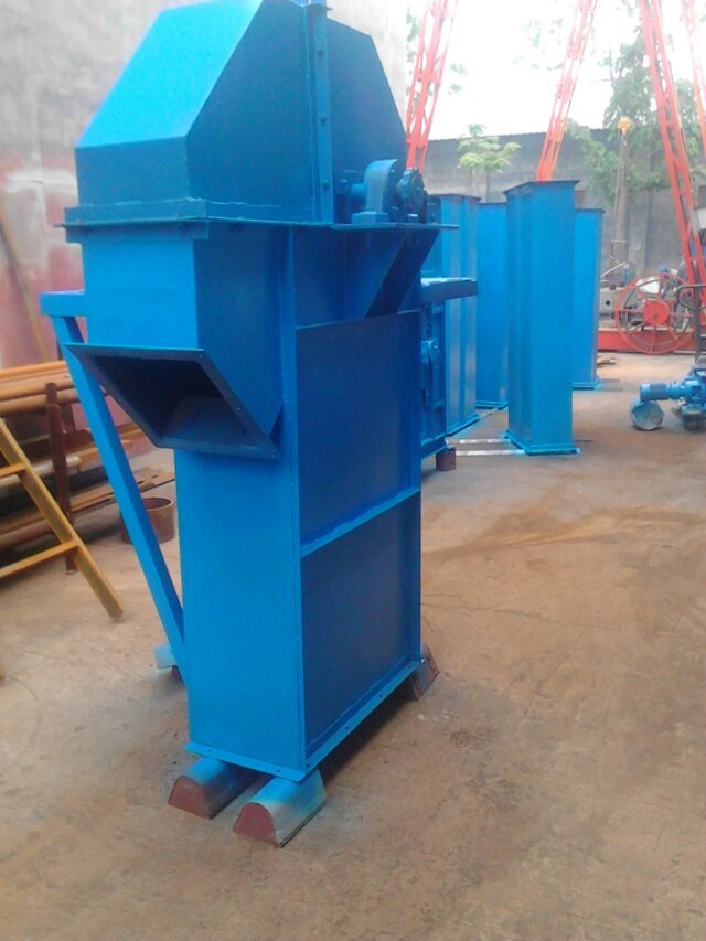 催化劑顆粒行業(yè)的應(yīng)用與垂直斗式提升機(jī)有什么不同？(催化劑顆粒行業(yè)提升機(jī))